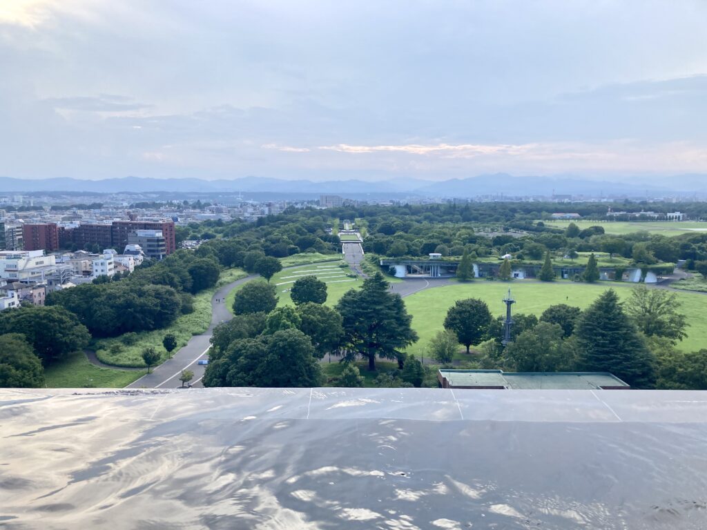 ソラノホテルのインフィニティプールは昭和記念公園と立川の街を一望できる！